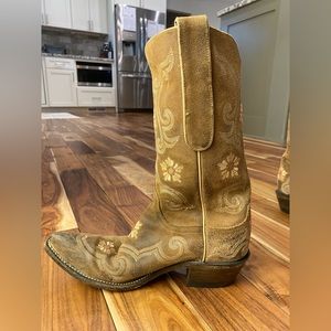 Women’s Lucchese Cowboy boots. Embroidered.